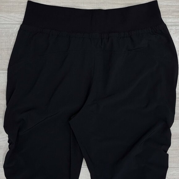 Athleta Attitude Featherweight Stretch High Rise Crop Pant in Black Size 12 - Picture 10 of 16